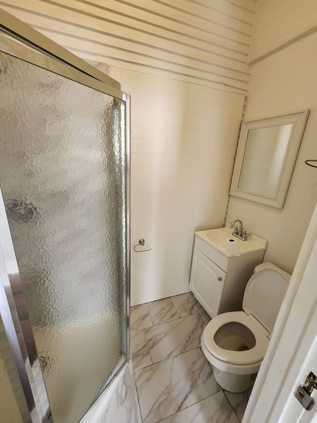 Photo - 923 Abigail St Unit B