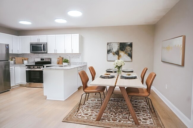 Photo - Magnolia Trace