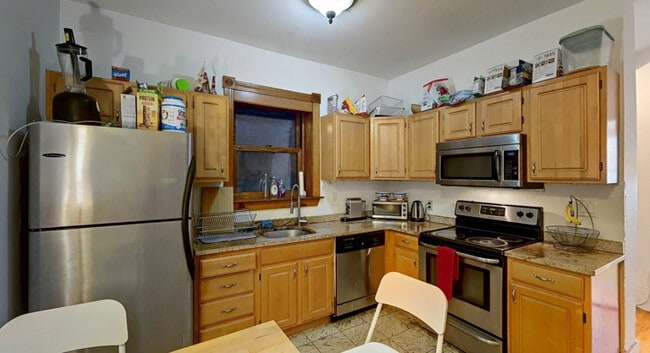 Photo - 22 Saint Cyprians Pl Unit 2