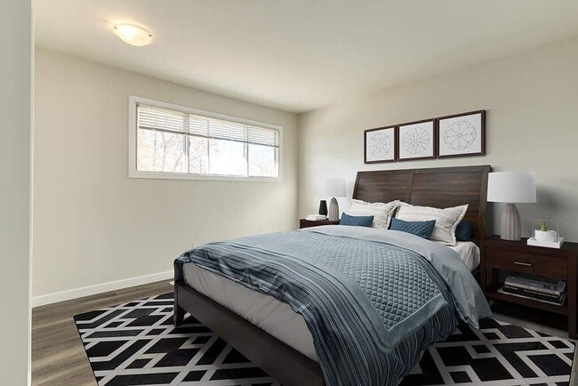 Photo - George Court