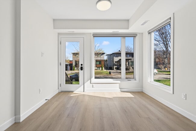 Building Photo - 1241 Collins Av