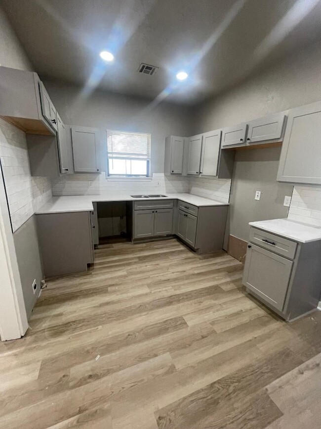 Photo - ADORABLE 2 BED 1 BATH HOME FOR LEASE!!