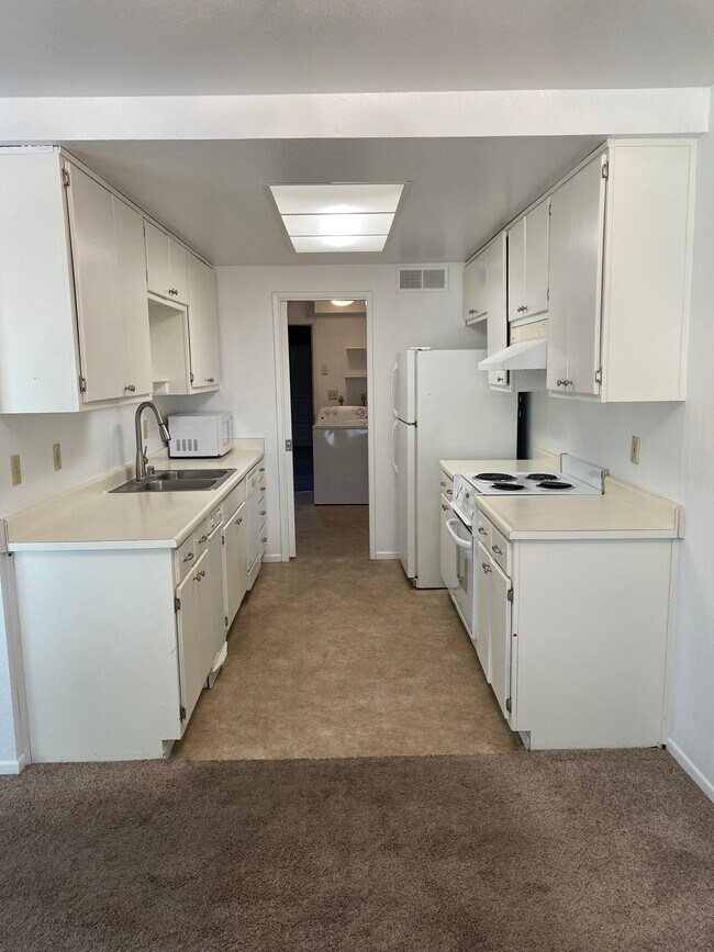 Photo - 4736 Knapp Way