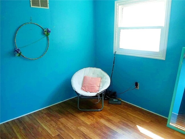 Photo - 151 Burben Way