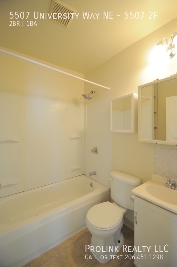 Photo - 5507 University Wy NE Unidad 5507 2F