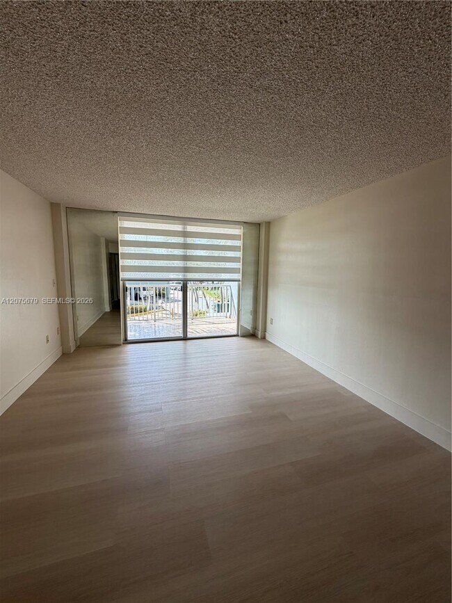 Photo - 1800 NW 24th Ave Unidad 220