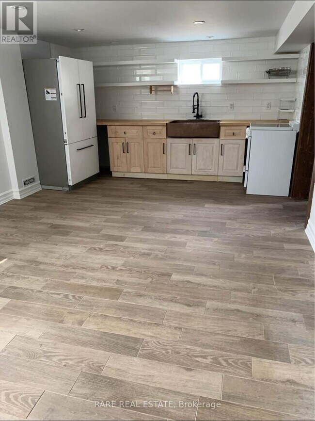 Photo - 391 Alper St