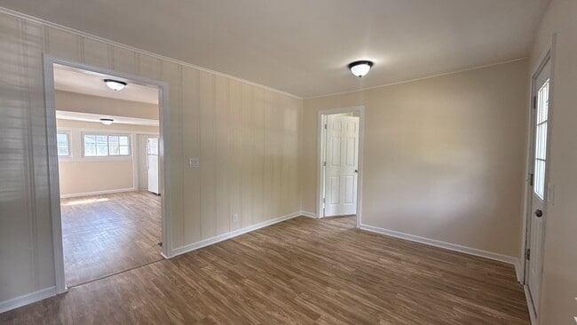 Photo - 905 Vanderburgh Ave