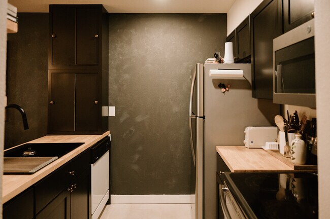 Photo - 444 S Kittredge St Unidad 100