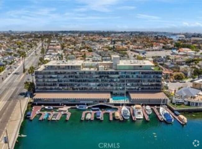Building Photo - Spacious 2 Bedroom 2 Baths Condo with Wate... Unit 509