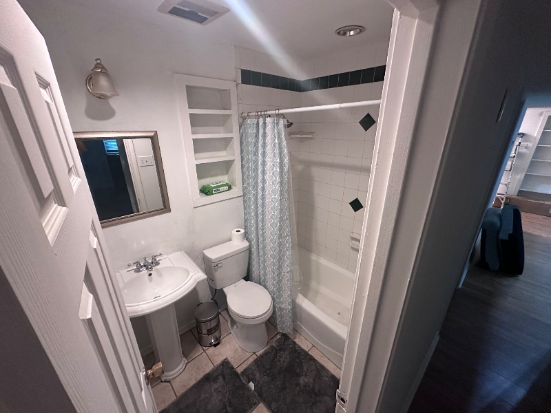 Photo - 1017 Heritage Dr