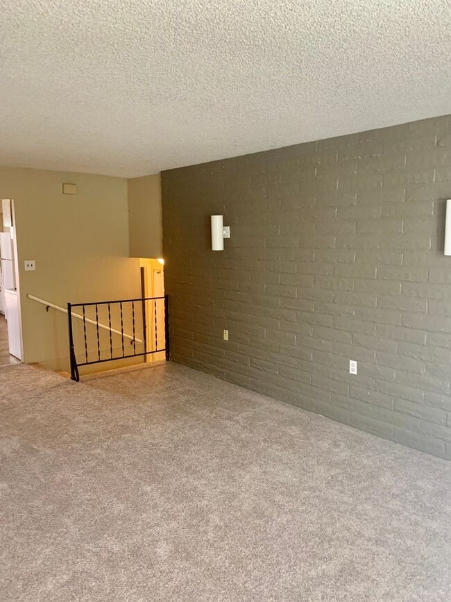 Photo - 1784 N Overland Trail