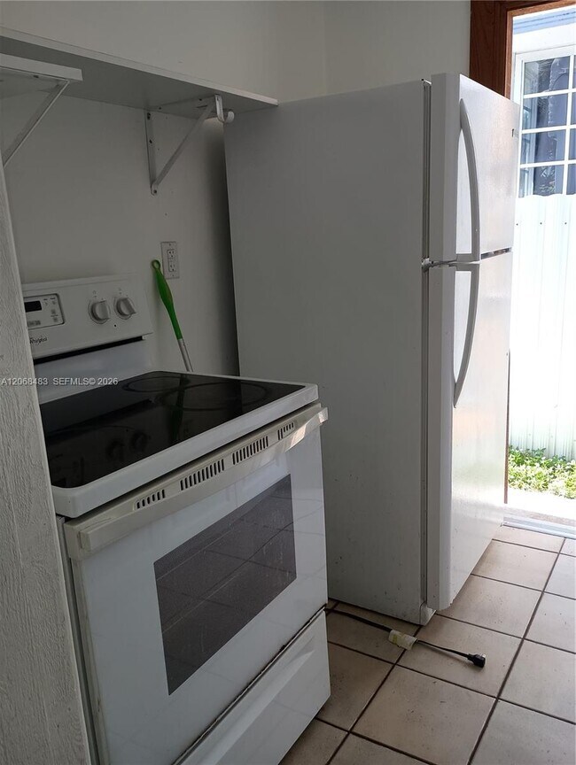 8132 Harding Ave Unidad 1