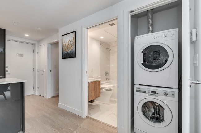 Photo - 1283 Howe St