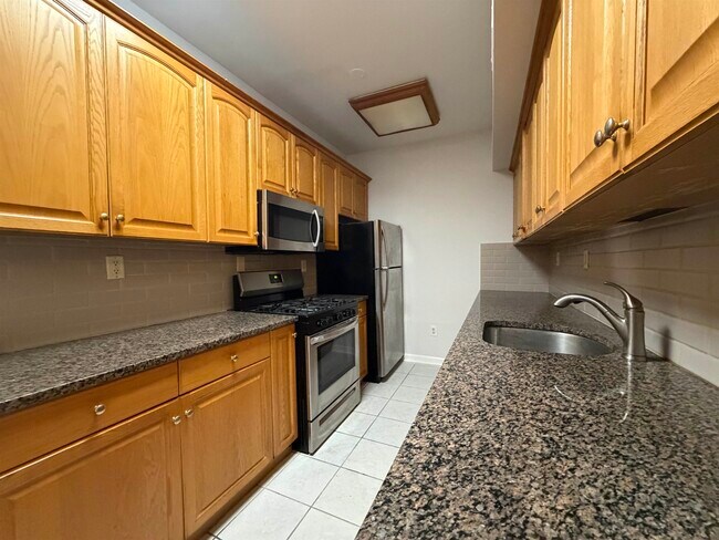 Photo - 210-212-212 Central Ave Unidad 202