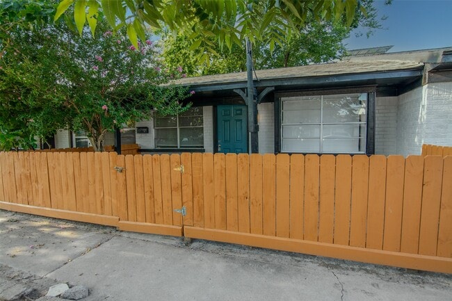 Building Photo - 1621 Northwood St Unit 1621 Rental
