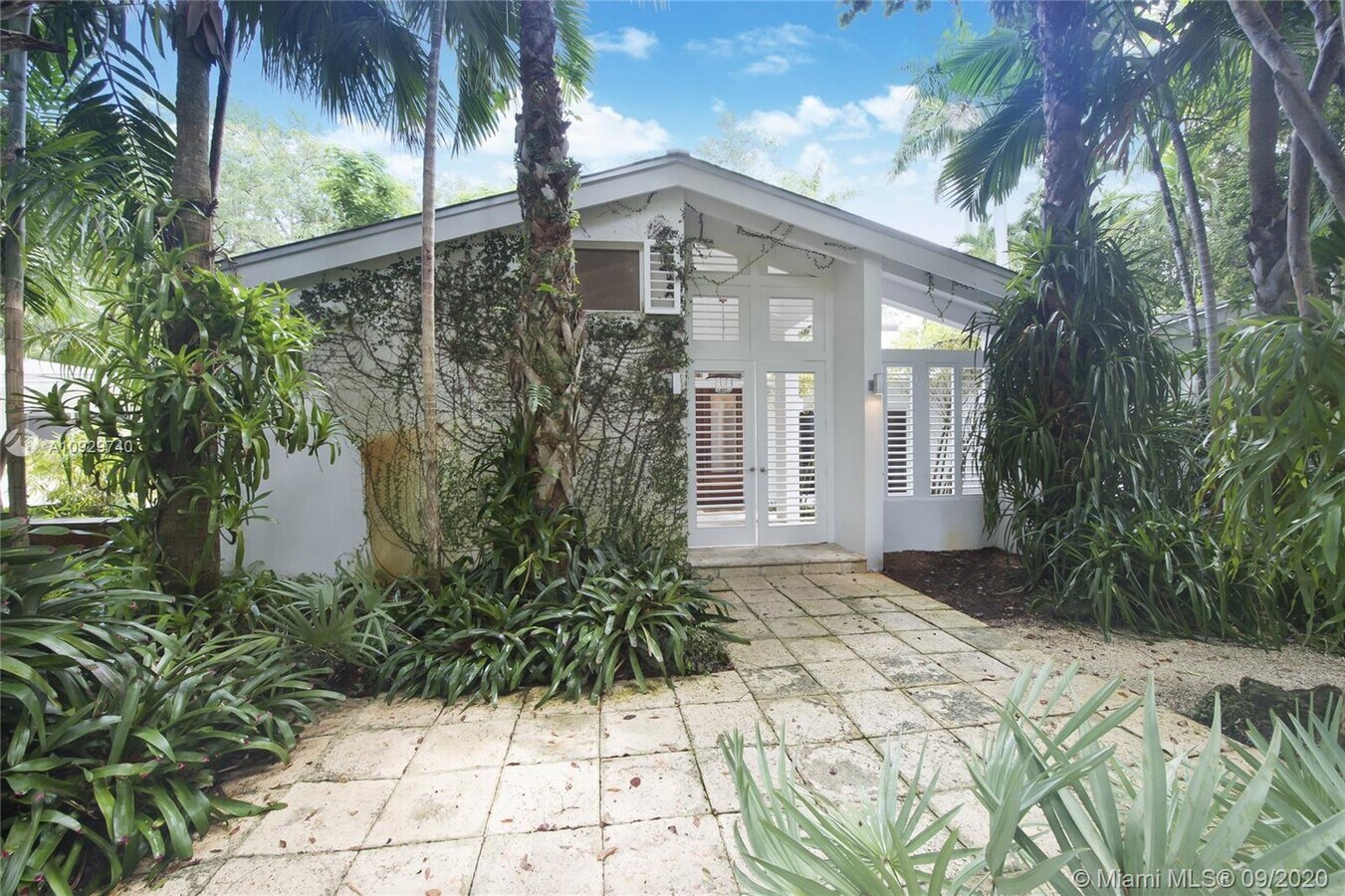 Photo - 5671 Banyan Trl