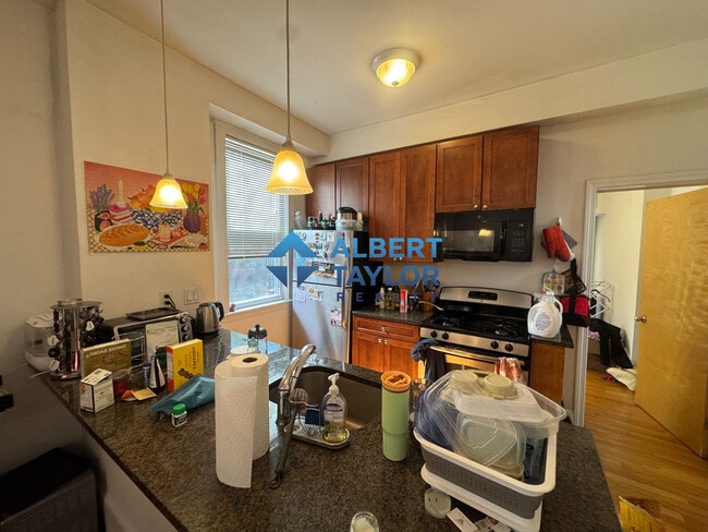 Building Photo - 38 Newton St Unit 1 Rental