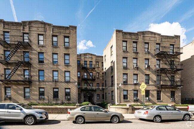 Photo - 8622-86-30 98th St