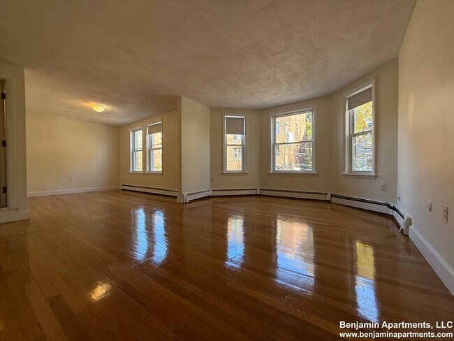 Photo - 316 Tappan St