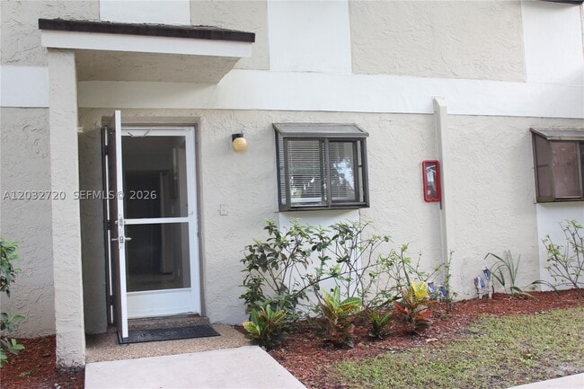 Building Photo - 3500 Gateway Dr Unit 103
