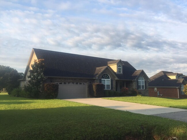 Beech Creek Golf Course - 4 bedrooms / 2 b... - Beech Creek Golf Course - 4 bedrooms / 2 b... House