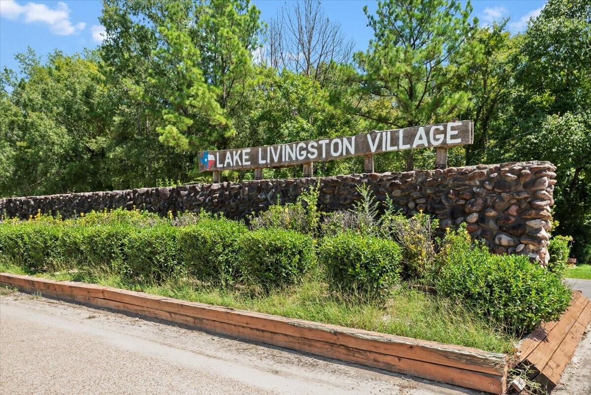 Photo - 211 Woodstock