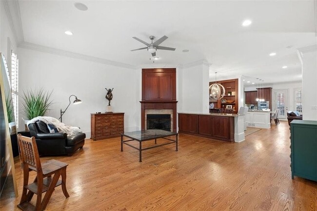 Photo - 4209 Whitby Way SE