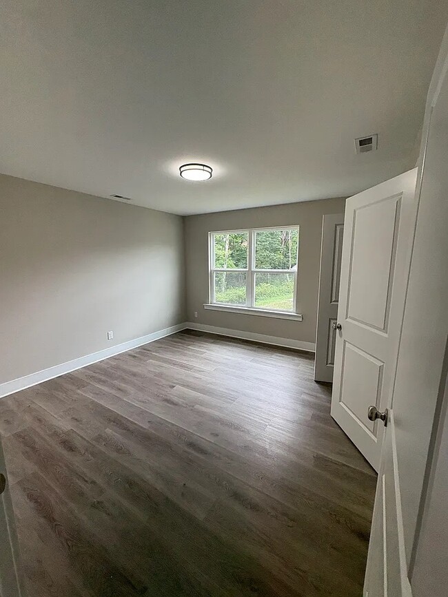 Photo - 4662 Heiskell Dr