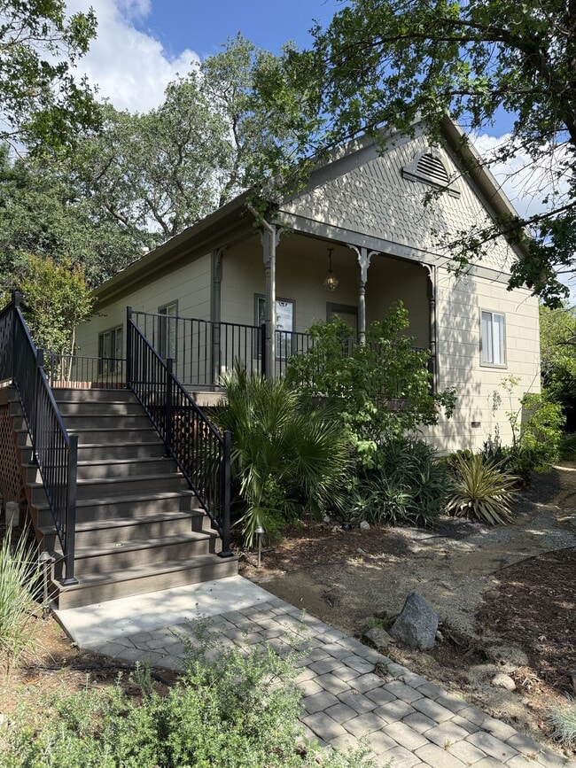 Photo - 116 S Arroyo Seco St