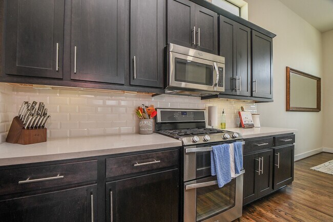 Photo - 1204 Fowler St