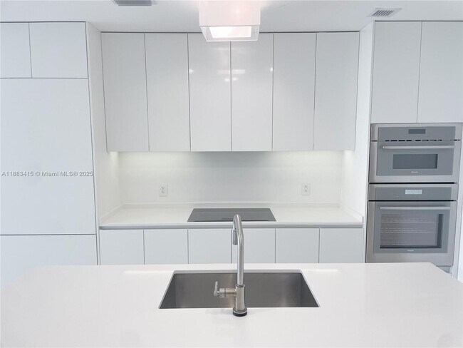 Photo - 700 NE 24th St Unit 4706