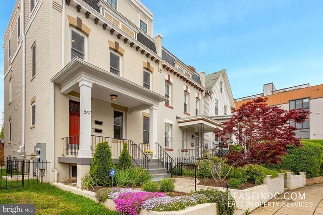 Building Photo - 547 Park Rd NW Unit #Penthouse