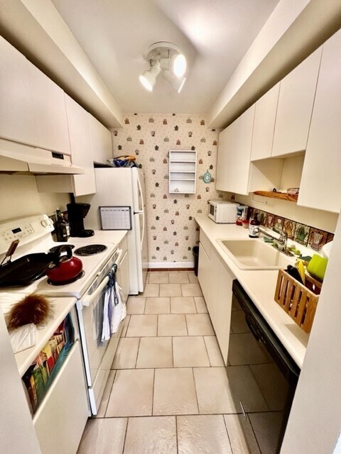 Photo - 19 Wiget St Unit 202