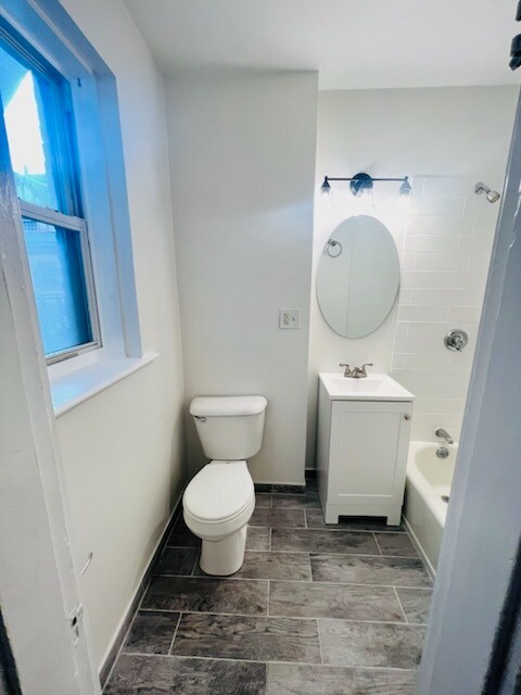 Photo - 79 Gainsborough St