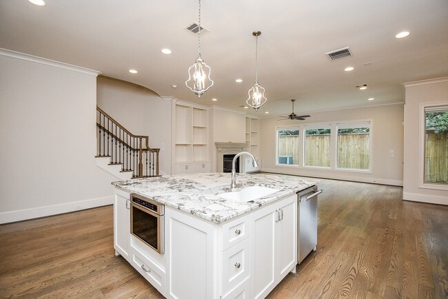 Photo - 810 Remington Glade Dr