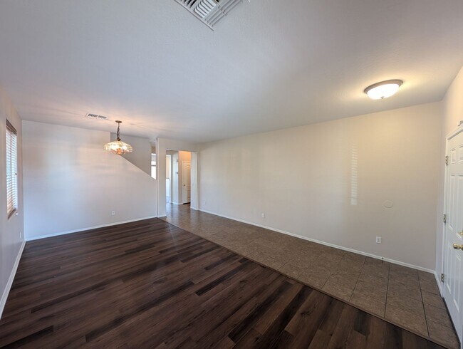 Photo - 4 Bedroom Home in Trailside Point/Bridle C...