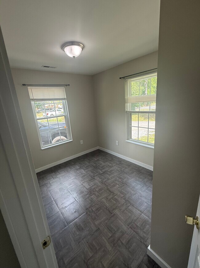Photo - 204 Cude Ln