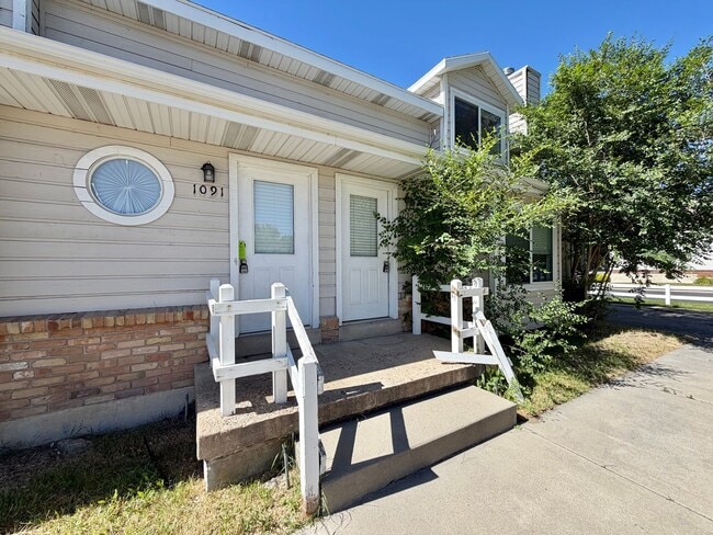 Photo - 1091-1099 Shepard Ln