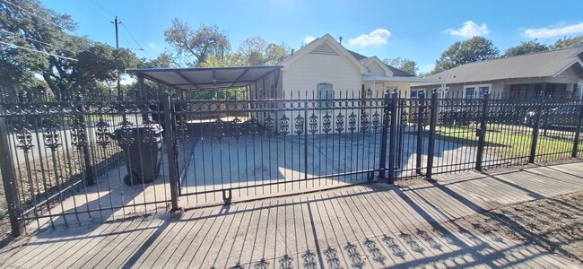 Photo - 7832 Elvera St