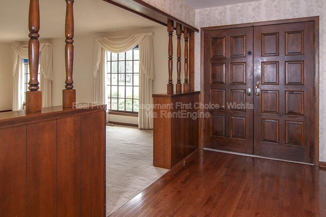 Photo - 244 Live Oak Ln