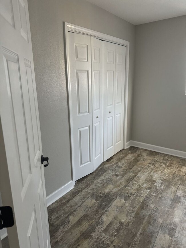 1802 Jackson Ave W