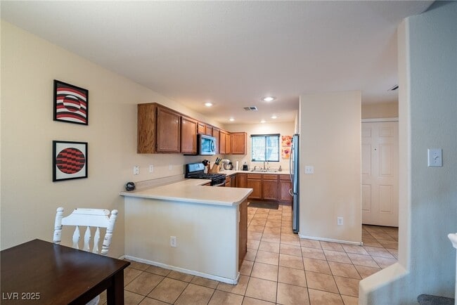 Photo - 5283 Broadlake Ln