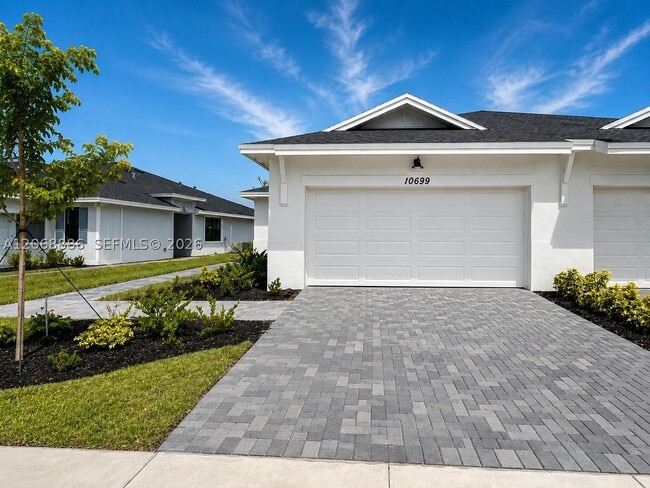 Building Photo - 10699 Wilgrove 10699