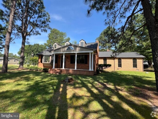 Building Photo - 9872 Red Hill Rd Rental