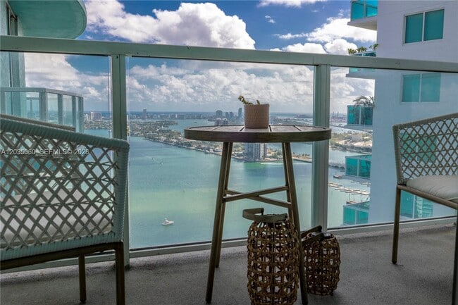 Photo - 1900 N Bayshore Dr Unidad 3403