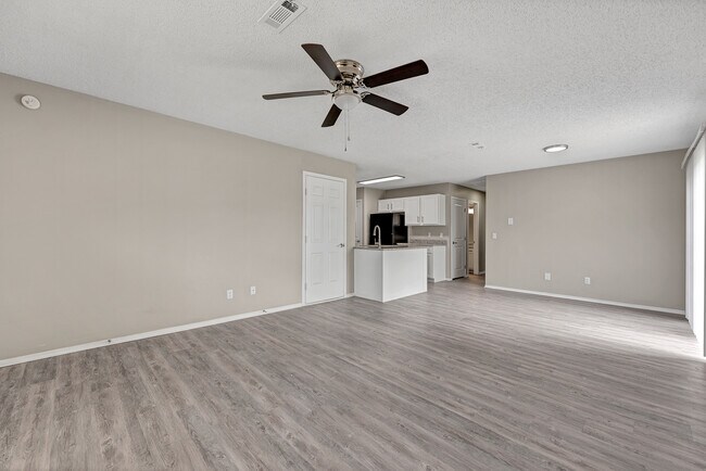 Photo - 4660 W Dover St