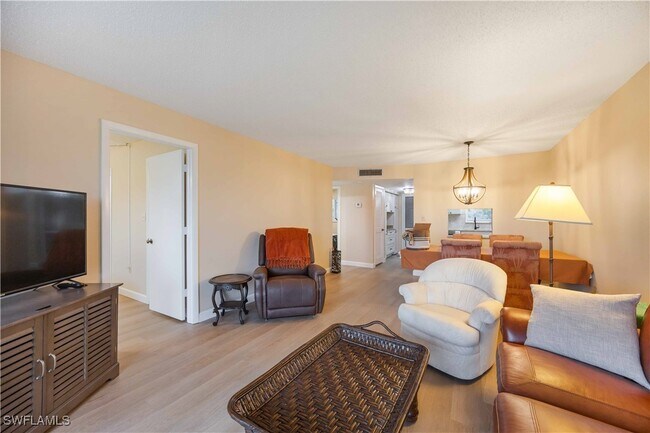 Photo - 300 Forest Lakes Blvd Unit 210