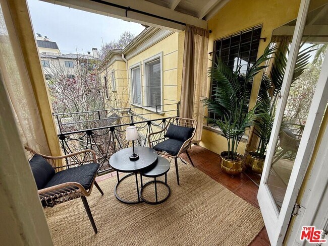 Photo - 157 N La Peer Dr Unit D