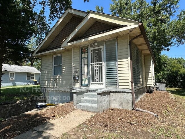 Building Photo - 3708 E 72nd St